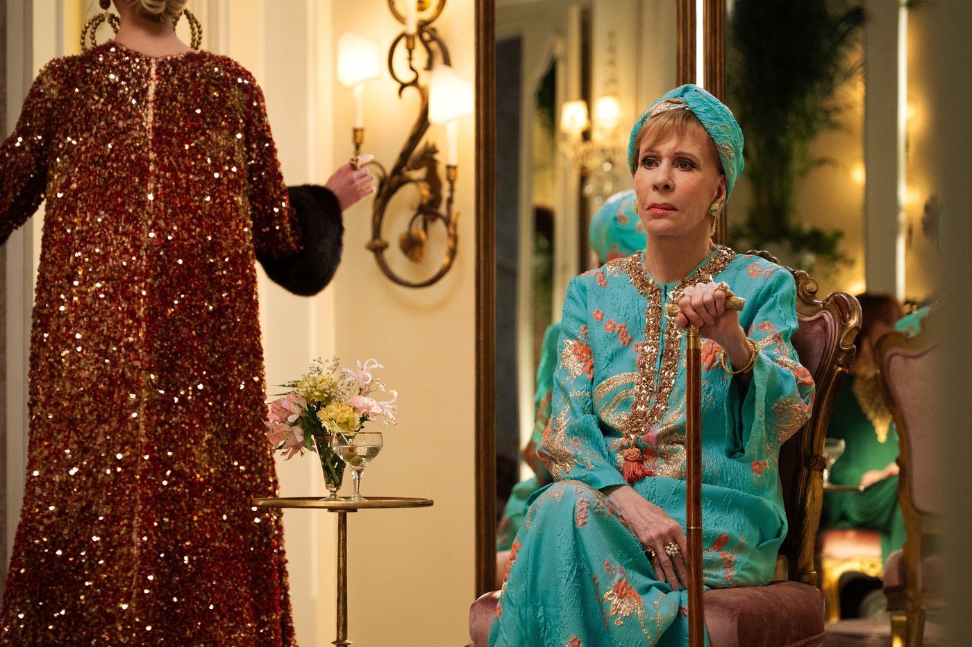 How the funny and feminist fashion in 'Palm Royale' further the storytelling | iNFOnews.ca