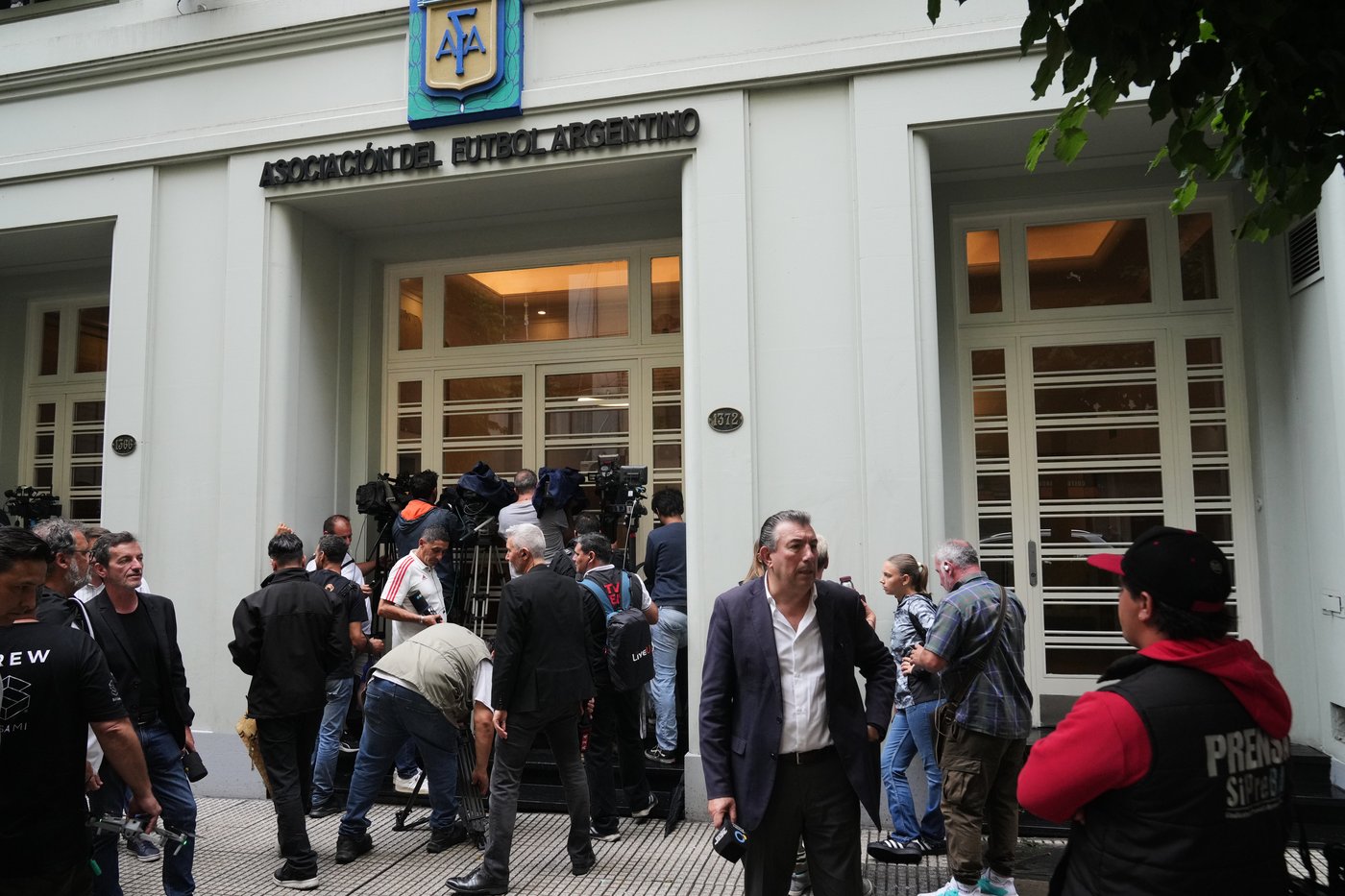 Police raid Argentine soccer clubs and AFA as part of investigation into alleged money laundering | iNFOnews.ca Police raid Argentine soccer clubs and AFA as part of investigation into alleged money laundering | iNFOnews.ca