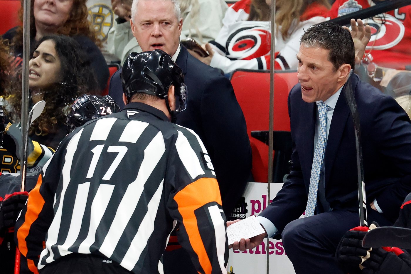 Hurricanes overcome Geekie's hat trick, top Bruins in OT to claim the Metropolitan Division title | iNFOnews.ca Hurricanes overcome Geekie's hat trick, top Bruins in OT to claim the Metropolitan Division title | iNFOnews.ca