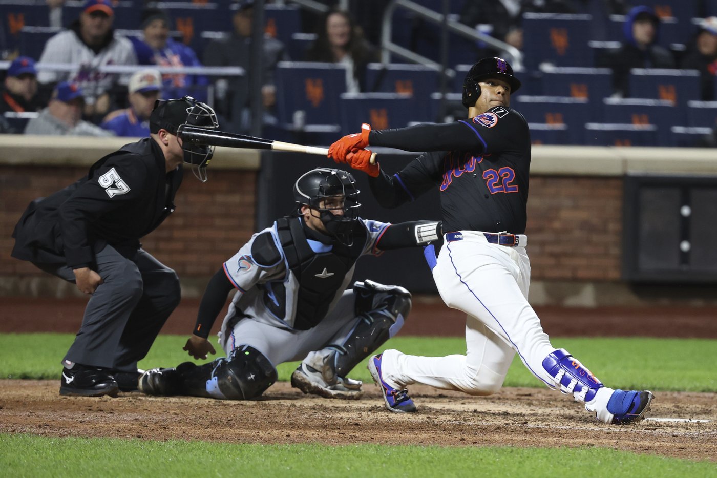 Juan Soto's RBI double leads Mets over Marlins 2-0 for 5-game winning streak | iNFOnews.ca Juan Soto's RBI double leads Mets over Marlins 2-0 for 5-game winning streak | iNFOnews.ca