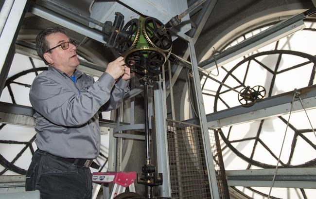 Time on his hands: John Scott changes the time on Toronto's clock towers | iNFOnews.ca Time on his hands: John Scott changes the time on Toronto's clock towers | iNFOnews.ca