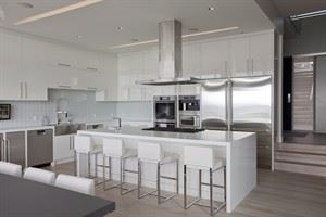 Gas or electric, one oven or two? Questions pondered when purchasing new stove | iNFOnews.ca CP29679263