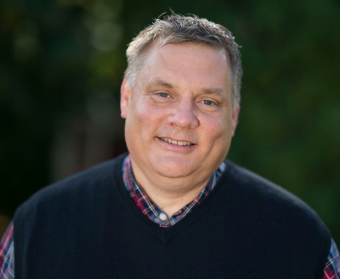 Headshot of Peter Milobar.