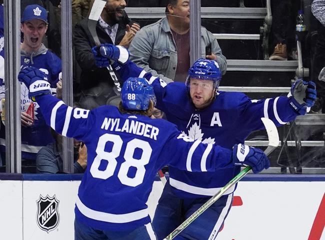 Morgan Rielly scores winner in the third as Maple Leafs down Sharks 4-1 | iNFOnews.ca