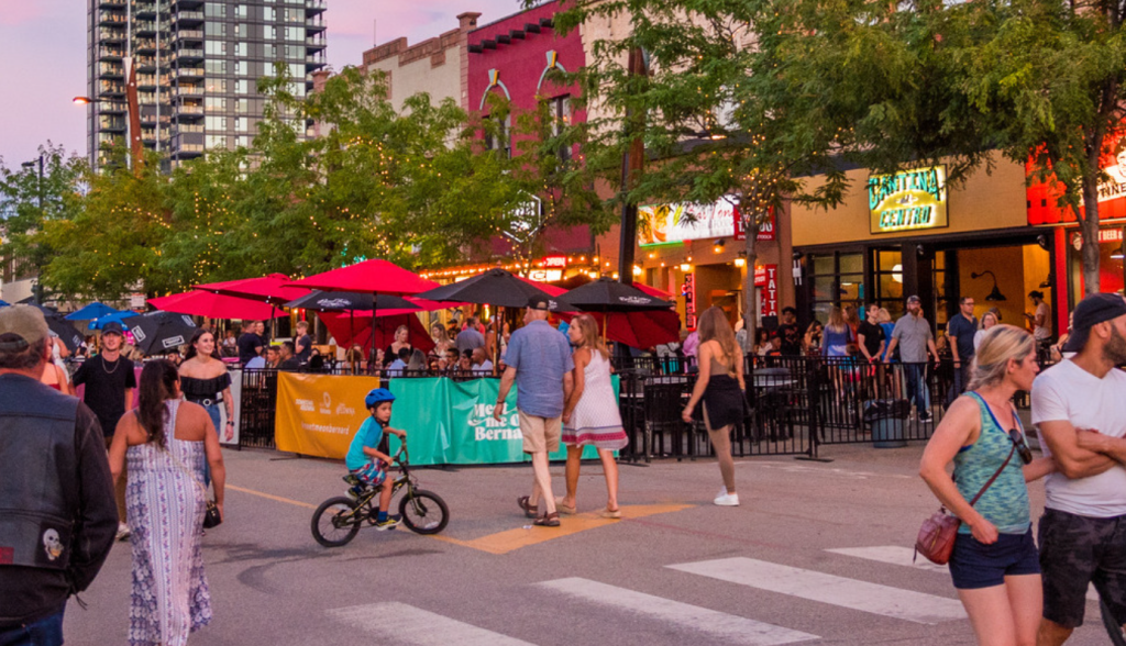 Kelowna Downtown Thursday Night Market cools off summer evenings | iNFOnews.ca