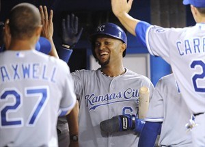 Blue Jays rally for a 4-2 come-from-behind victory over Kansas City | iNFOnews.ca CP24749744