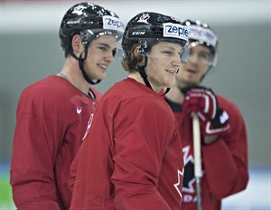 Developing on-ice chemistry at worlds is a work in progress for Team Canada | iNFOnews.ca CP28325484