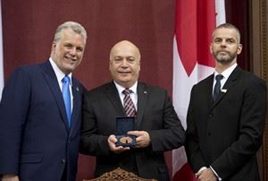 Corruption scandal allegations hang over swearing-in of Quebec Liberals | iNFOnews.ca CP28041066