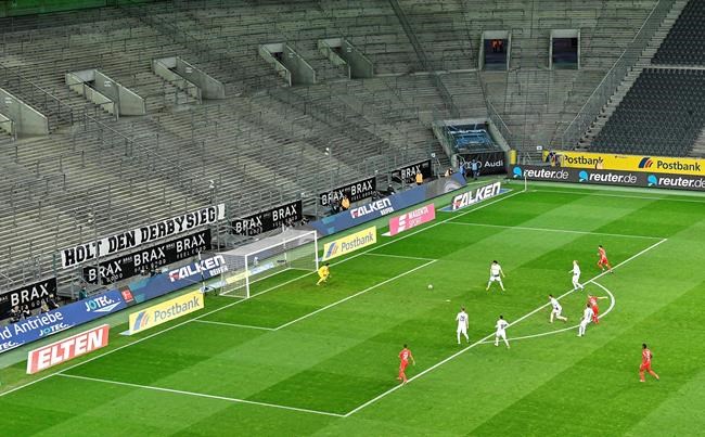 Germany leads the way on soccer salary cuts as virus hits | iNFOnews.ca