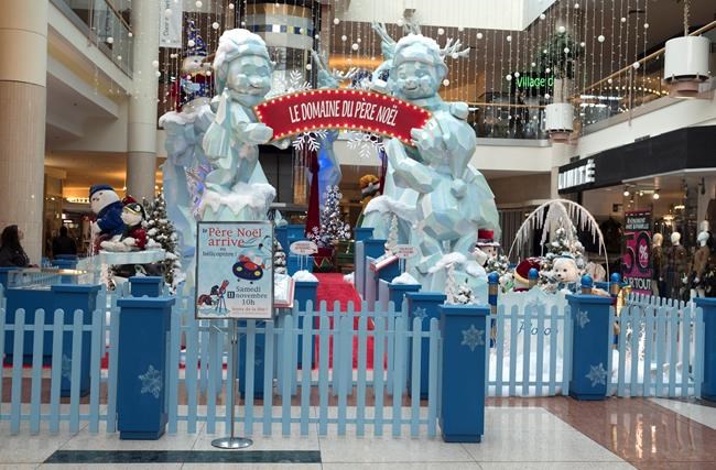 Quebec mall criticized for Santa visiting on Remembrance Day | iNFOnews.ca