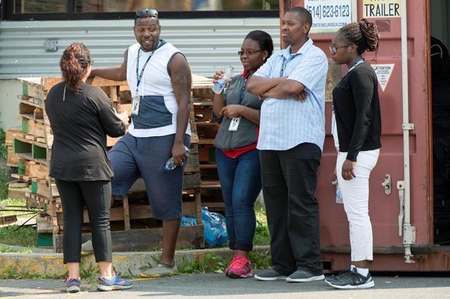 Canadian consulates in the U.S. to discuss policies with would-be asylum seekers | iNFOnews.ca CP237584103