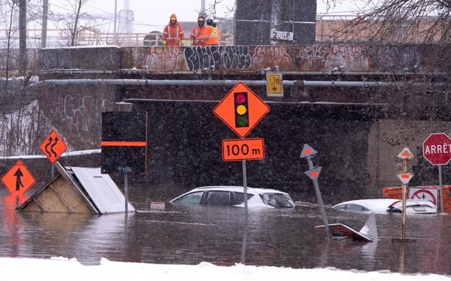 Cars submerged in Montreal tunnel after workers puncture water pipe | iNFOnews.ca