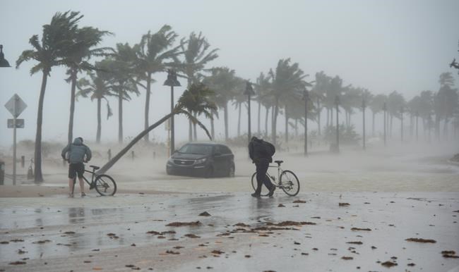Feds say lack of airstrips, infrastructure slowed hurricane evacuations | iNFOnews.ca