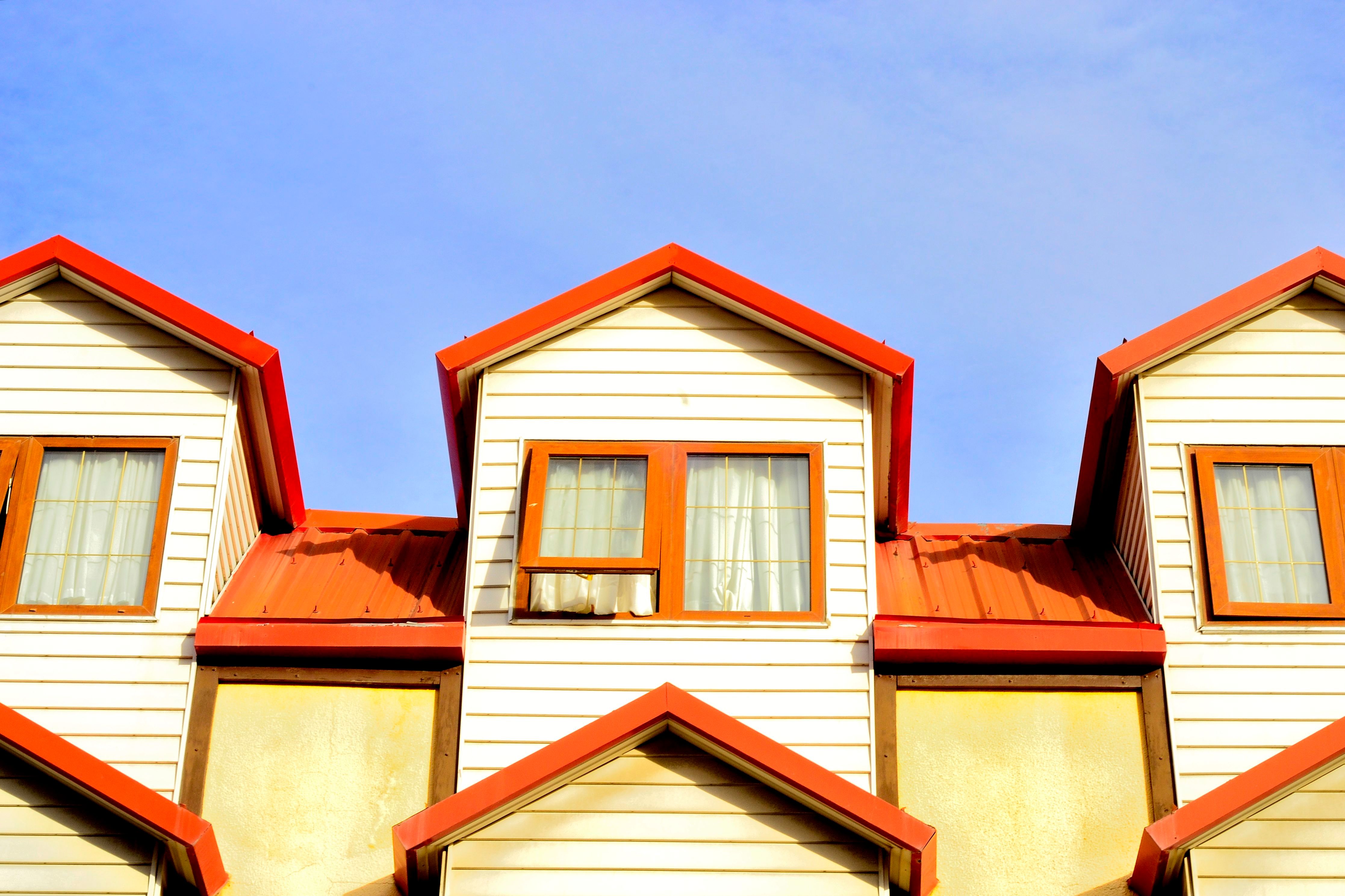 townhomes set against a bue sky
