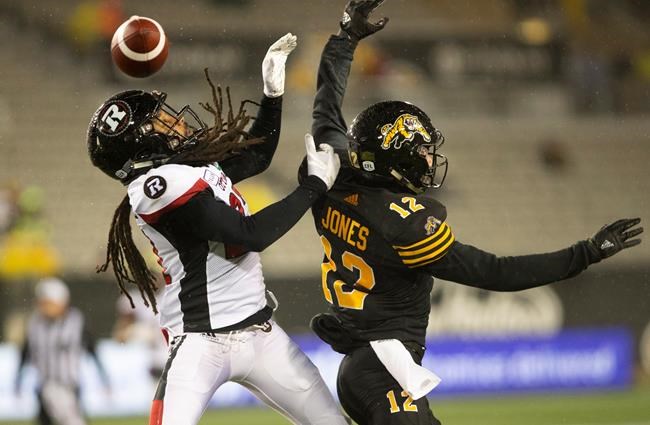 Harris throws three TD passes as Ottawa clinches first in East Division | iNFOnews.ca
