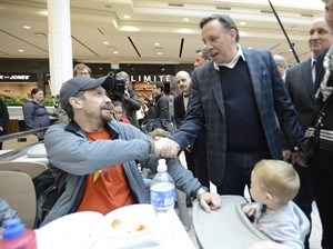 Francois Legault still hoping to sway voters away from Liberals, Parti Quebecois | iNFOnews.ca CP27877094