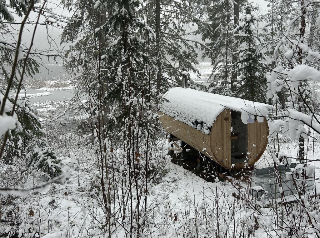 Shuswap couple opens off-grid wilderness resort with outdoor sauna | iNFOnews.ca