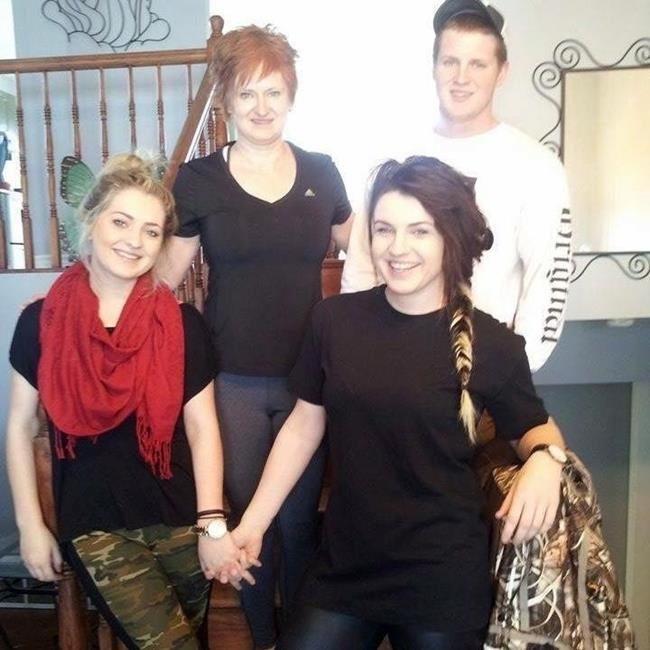 Mom who died hours before daughter's wedding wanted her family to be happy: twin | iNFOnews.ca