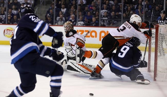 Ryan Getzlaf's third-period goal lifts Anaheim Ducks over Winnipeg Jets 3-2 | iNFOnews.ca