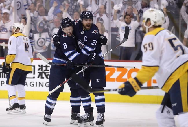 Jets erase early deficit, roar back to beat Predators 7-4 for 2-1 series lead | iNFOnews.ca