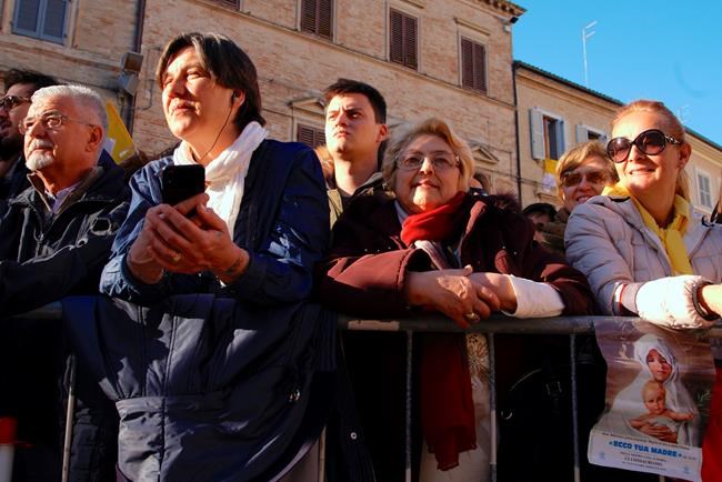 Pope travels to Loreto shrine to sign youth document | iNFOnews.ca Pope travels to Loreto shrine to sign youth document | iNFOnews.ca